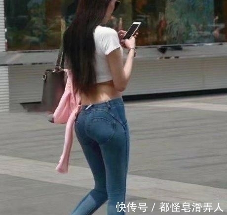 尴尬|凶猛,这么紧身的牛仔裤还得往里推,网友尴尬的癌症已经犯了