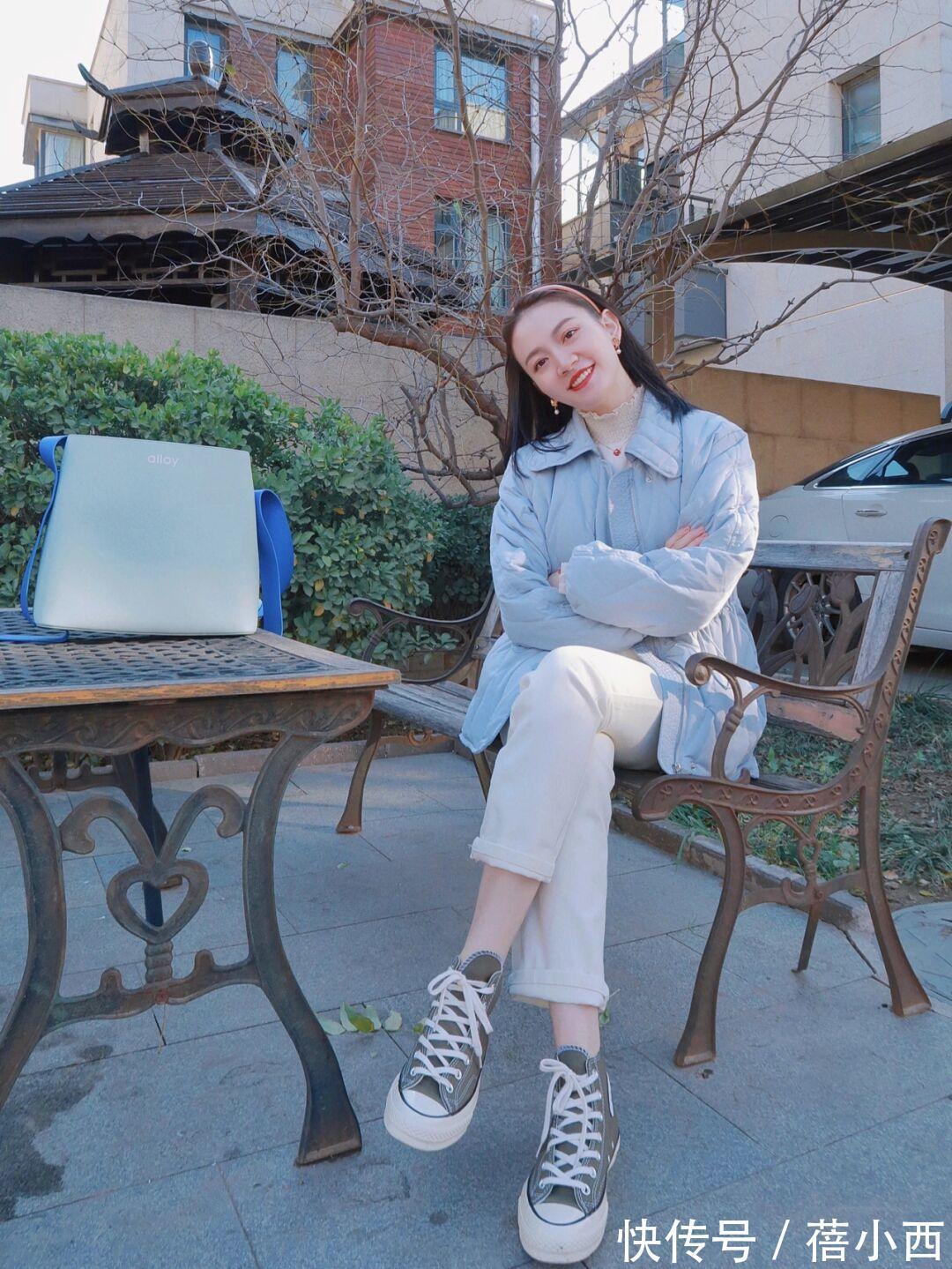 天蓝色|冬季赶时髦也不能忘了保暖,分享4款实用“羽绒服”,适合普通人