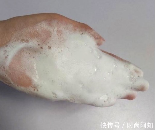 别再被铺天盖地的氨基酸给骗了!真正好用的男士洗面奶是这几款