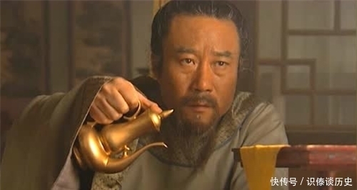 李逵饮下毒酒后,总算看清宋江真正面目,冷冷说出19字,字字锥心