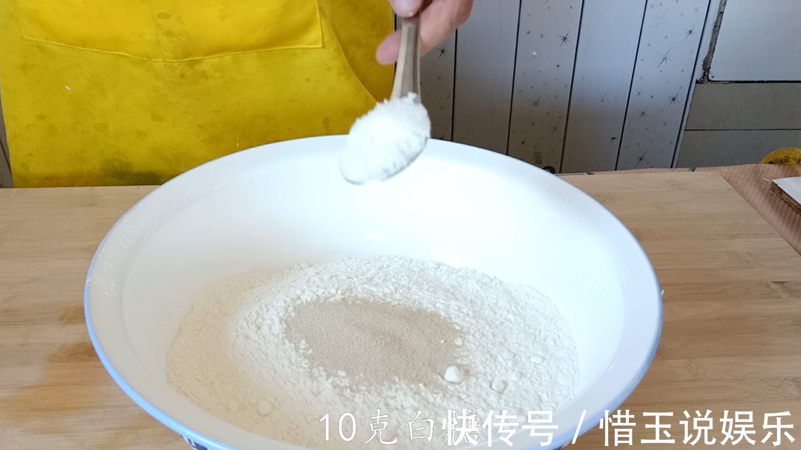 馒头不再出去买了,铁蛋儿教你简单做法,个个蓬松宣软又好吃