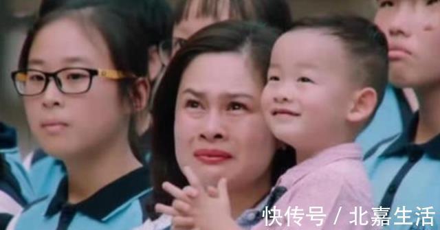 妈妈|18岁女孩控诉:最讨厌弟弟,台下妈妈泪流满面,观众:心疼弟弟