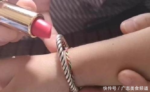  化妆|戴银手镯时，此“3个动作”不要有，好多人不懂，这多年白戴了！