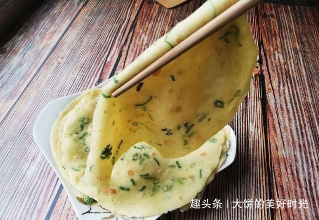 2个鸡蛋,一碗面粉,不揉面,不发面,做好吃的煎饼,凉了也不硬