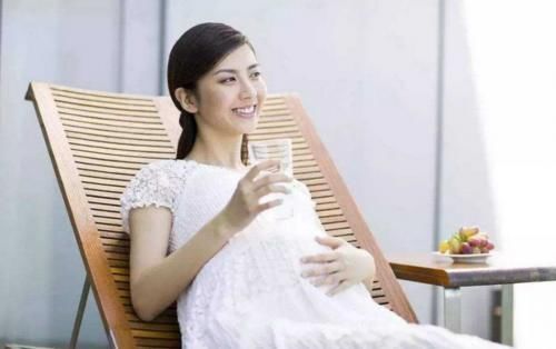 肚子|孕晚期准妈上厕所,若不注意四个细节,容易造成胎儿缺氧