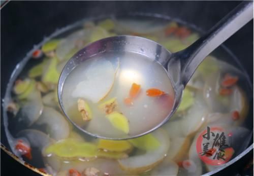 生姜加梨,用水煮一煮,作用真的很厉害,我也才知道,太实用了