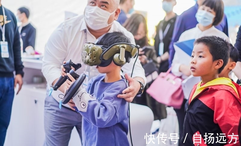 奇趣|别眨眼!科大讯飞全球1024开发者节带你领略 黑科技智能未来