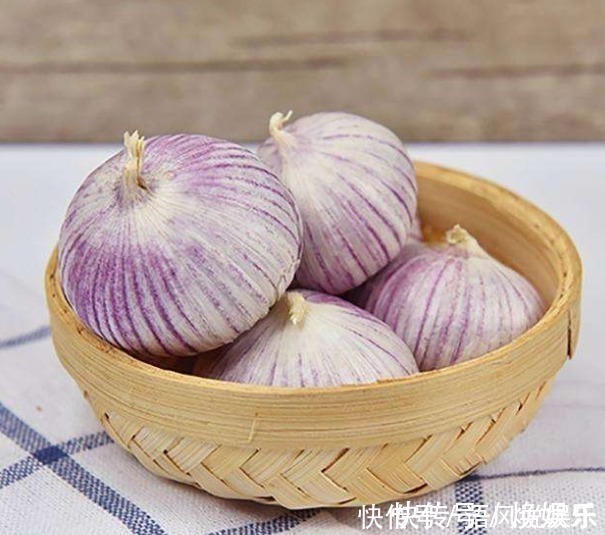 耳朵|大蒜放耳朵里效果太好了,关于大蒜放耳朵里的3大好处,值得了解