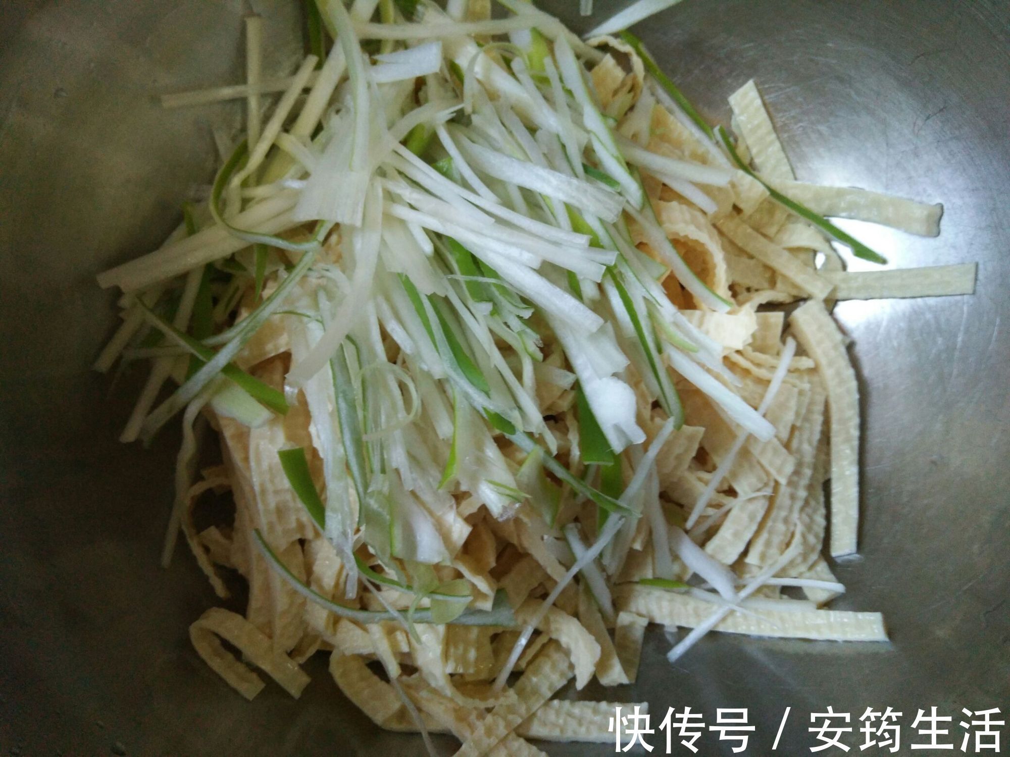 腰部|赘肉最怕的就是“它”，不论男女，吃完排出黑臭宿便，腰部有曲线