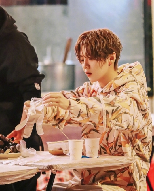 鹿晗|《一人之下》真人版要开机了!男主定为鹿晗,但女主是她我很意外