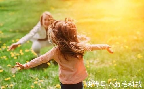 婴儿|婴儿进入“认生期”，需要及时的引导，容易培养出聪明的宝宝