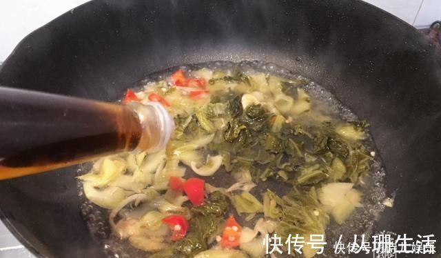 海鱼的100种吃法之一,炖鱼不放姜,无腥味,家人说锅太小不够吃!