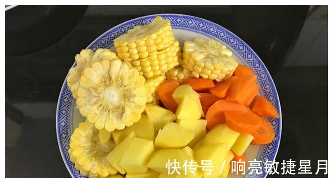 下饭|三汁焖锅想要好吃，酱汁是关键，学会秘制做法，鲜香入味又下饭！