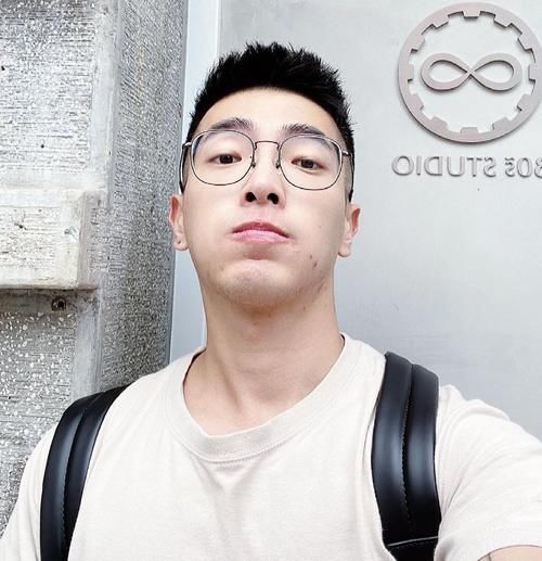 2021男生“不烫不染”的发型，剪完干净利落，尽显潮流帅气