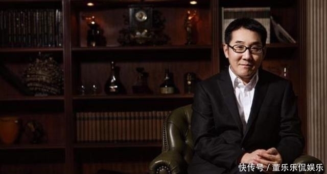 他辞去警察改行当作家,荣获茅盾文学奖,马未都见了都叫大哥