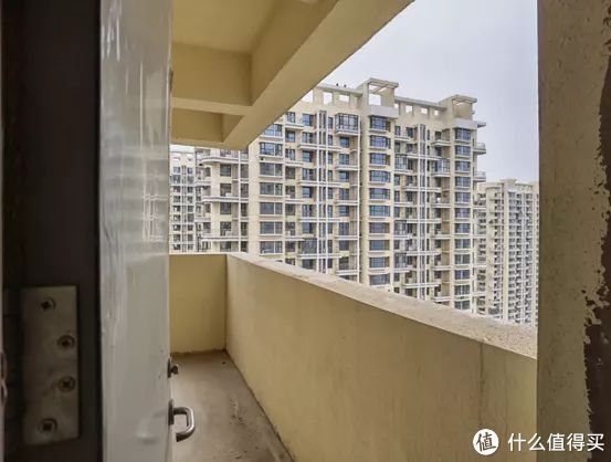 材料|收藏向:25个装修省钱实操!户型改造门窗更换,有必要吗?什么材料便宜还没甲醛?家具家电网购行不?