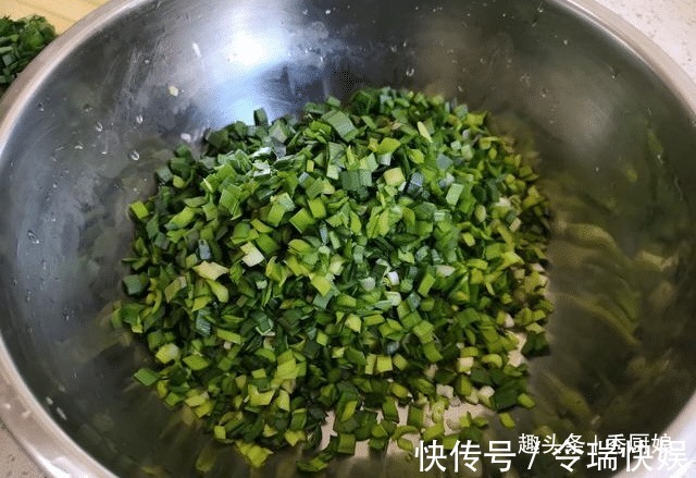 包韭菜馅饺子或包子，最忌放此种调料，难怪味道不鲜美，还不好吃