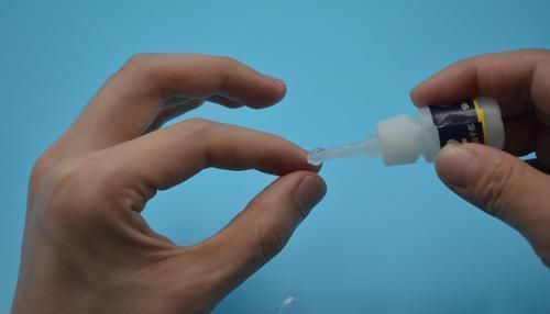 诀窍|手指被502胶水粘住怎么办?学会这诀窍,胶水立马融化,太实用了