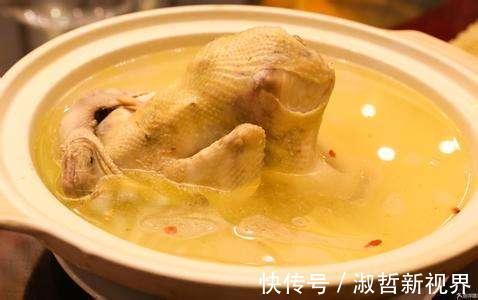 炖鸡汤，到底要不要焯水呢老师傅教你正确做法，太香了