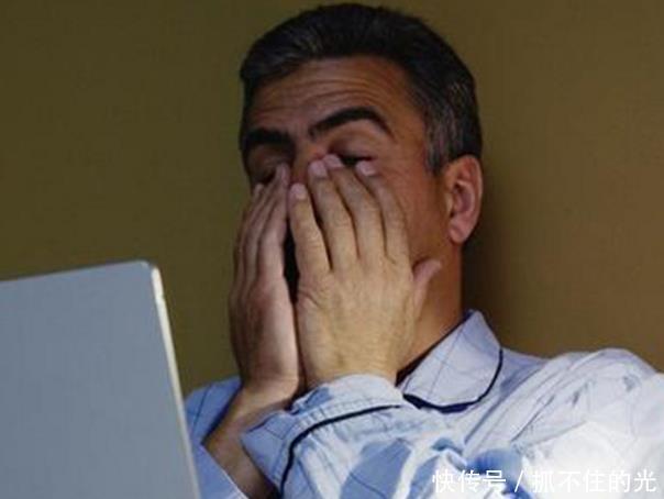人越老觉越少,以下3种行为会进一步减少睡眠,请尽早远离