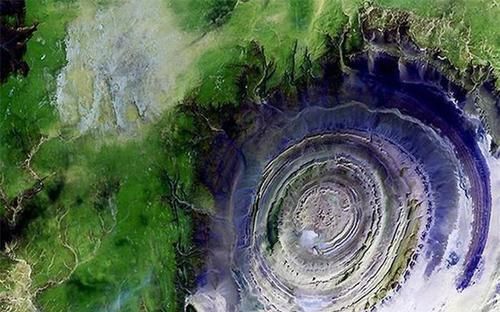  德里铁柱|科学上无法解释的奇观，它传说中是金箍棒原型，这个石头是谁切割的