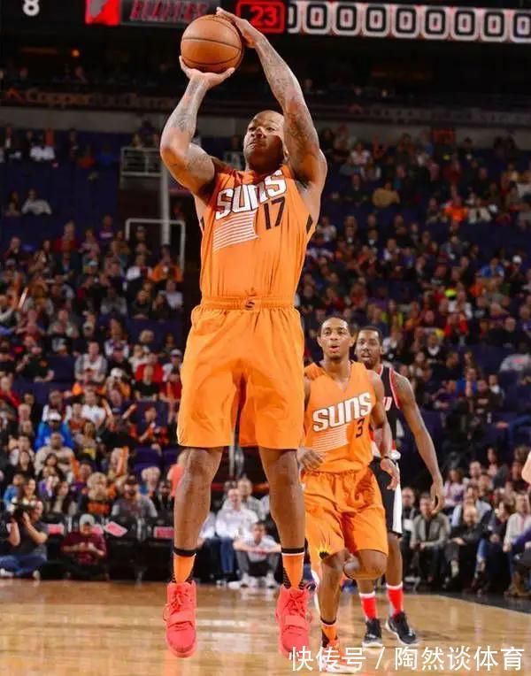 乔治 NBA球星穿的奇异球鞋:杜兰特的长筒靴,乔治新鞋被吐槽像足力健