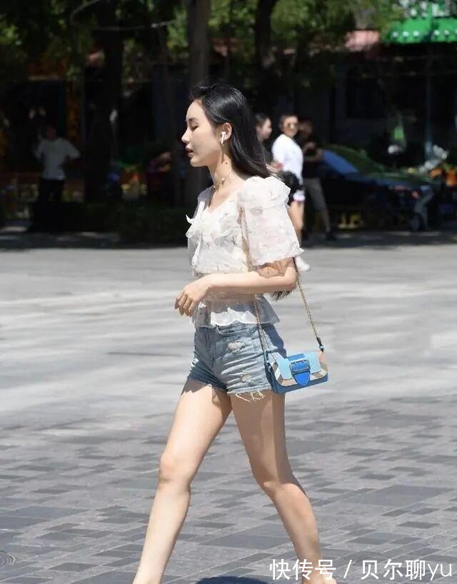 身形 “腿粗”穿裙子还是短裤尽量避开自身缺点，简约又惊艳时光！