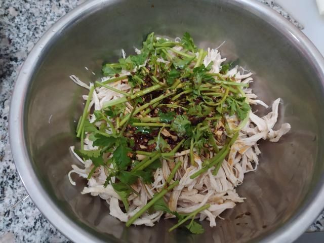 开胃|比口水鸡好吃100倍下酒好菜麻辣鸡丝,开胃爽口,麻辣鲜香