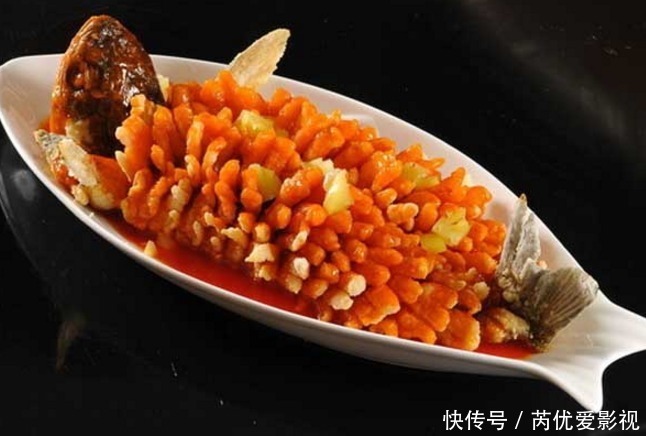  老外做不出的中国菜，松鼠桂鱼不算啥，图四刀功让老外“跪服”