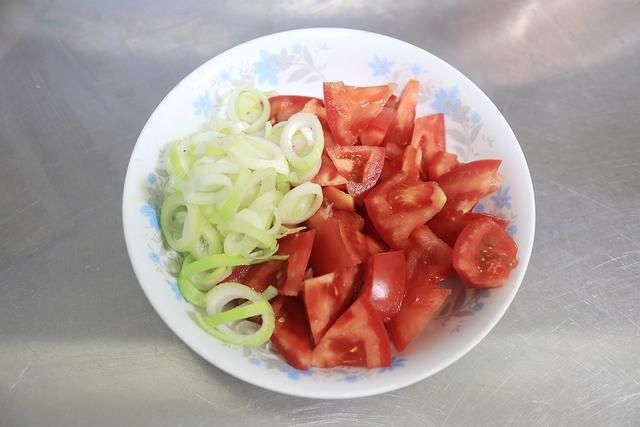 番茄|番茄牛肉饭早餐真豪横，10分钟轻松搞定，元气满满连午餐都有了