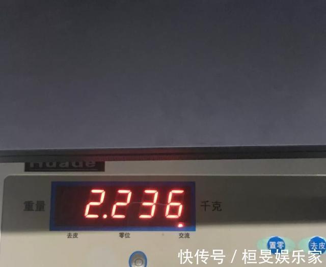 牛叔|240Hz高刷新率屏超强散热性能猛机机械革命钛钽评测