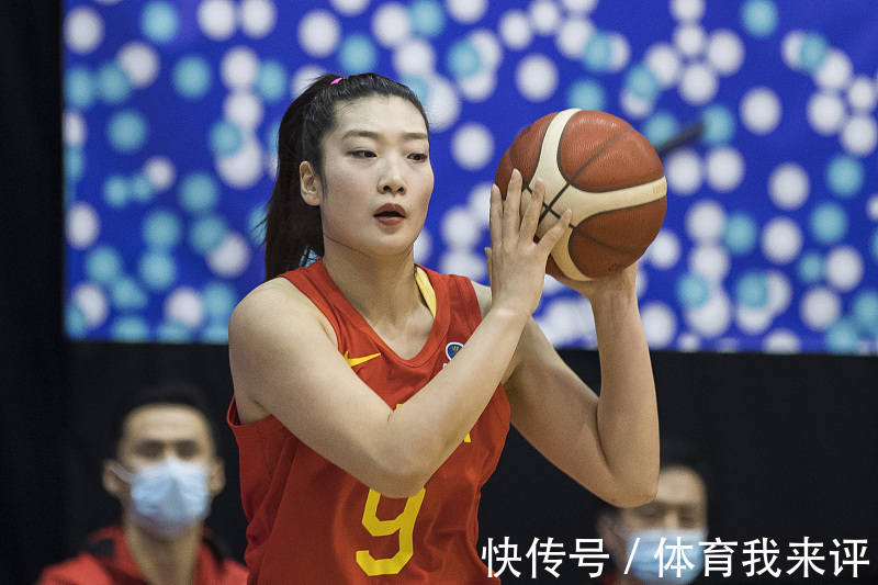 运动|中国女篮前锋李梦晒照!运动装+御姐范+甜美范,高颜值颇具气质