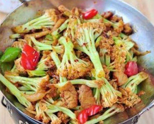 口感独特的几道下饭菜，色泽诱人，鲜香入味，家人吃得很开心