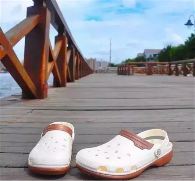 出门|30+女人出门少穿这3双鞋,被人说“装嫩”?试试另外3双鞋更洋气