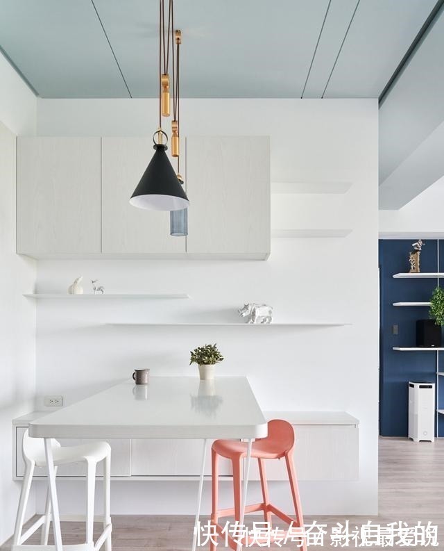 家和万事兴|这才是真正高级的家!客厅砸掉一面墙与书房二合一,住多久都不腻!