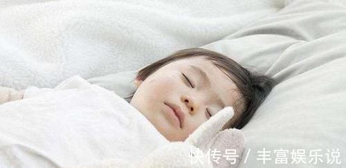 妈妈|宝宝在妈妈肚子里生活得怎么样？出生后看3点就知道了
