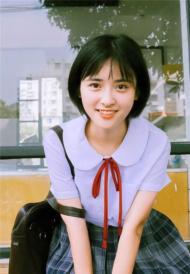 弯月眉|网红脸已经过时,2020年最火的是初恋脸,清纯高级又耐看