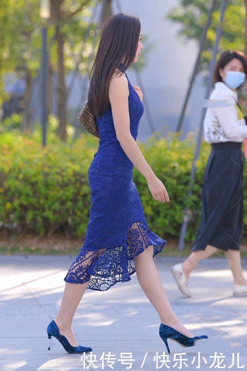 小姐姐 干干净净的微胖小姐姐,杵着一双“筷子腿”,没谁了!