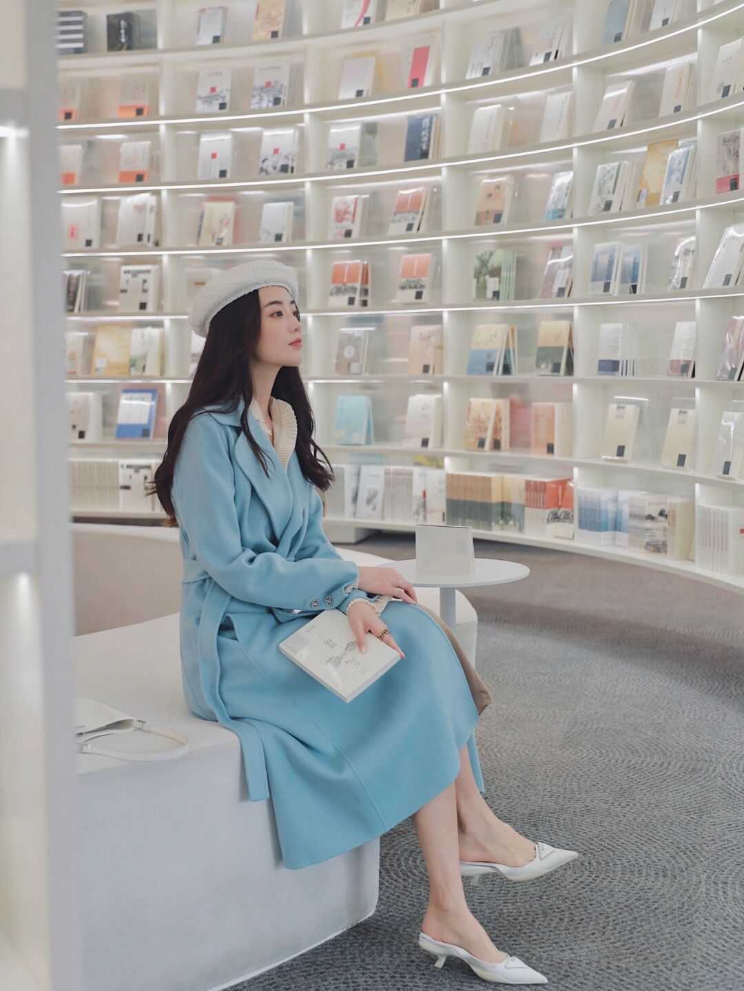 博主|大衣穿不出女人味不要怕,入手这款收腰款大衣,上身秒有小蛮腰