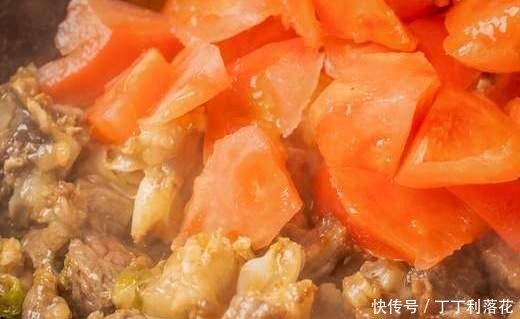 西红柿|炖牛肉别只会焯水,大厨给你支两招,牛肉软烂入味,不柴也不腥