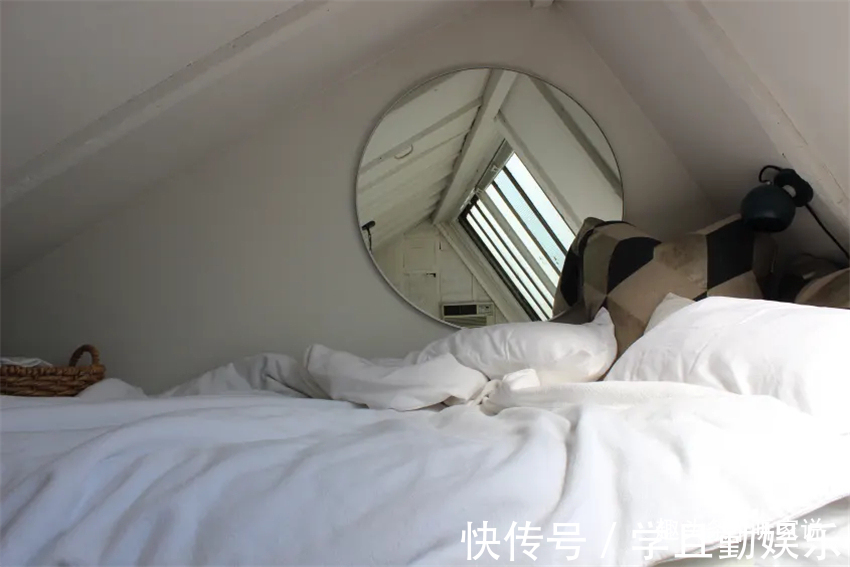 收纳|小伙买下4楼顶层旧公寓，32㎡“鸽子舍”住三年，家里又暖又干净