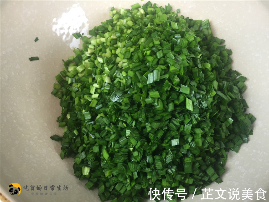美味又营养韭菜剪刀面,营养又实惠,2元钱不到,家人都爱吃