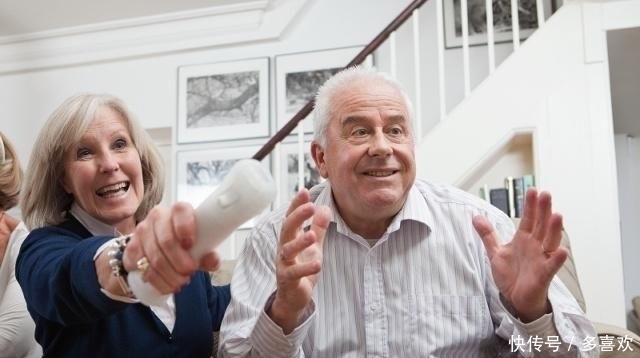 美国研究:长寿关键因素,与烟酒无关,也不是运动,就简单2个字
