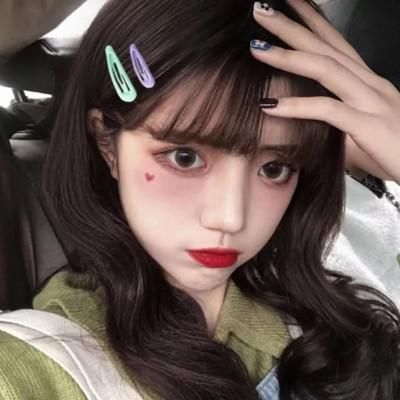 “初恋还在”的女生,八成喜欢留“这3发型”,难怪异性缘骤降