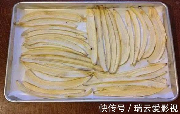 花卉|香蕉皮养花,用法可真多,泡水、混土、晒干当肥,还能擦叶子