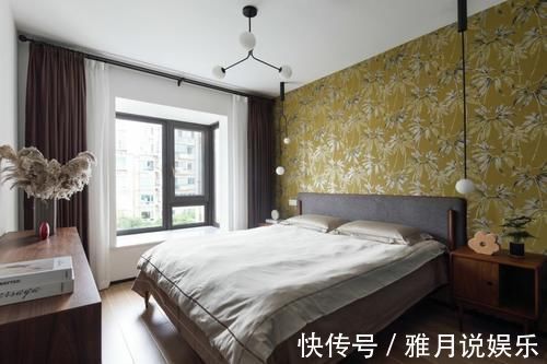 玄关|她把客厅一分为二,家里多间房,再把电视请出家,生活简单又幸福