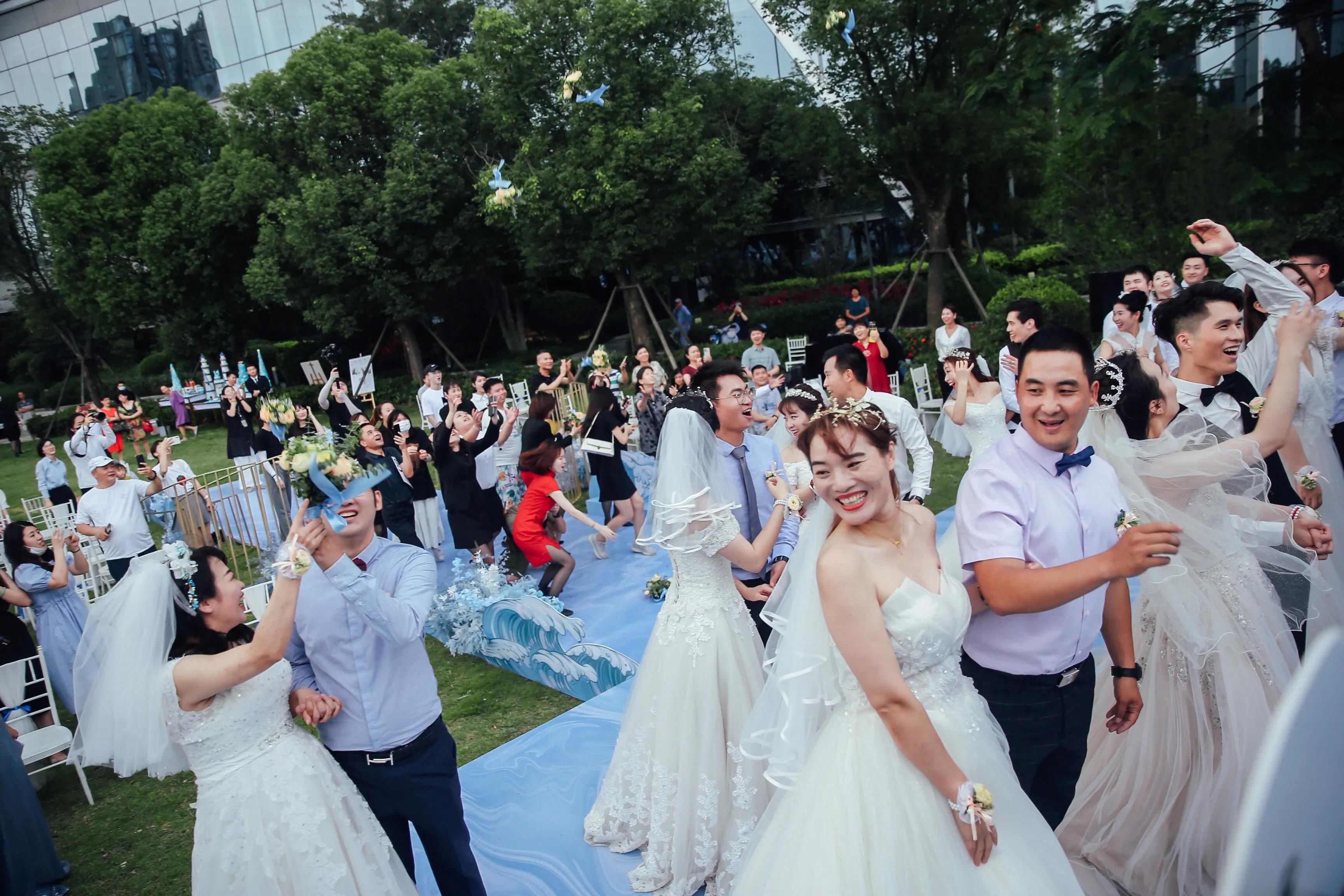 沈瑶|11对新人浪漫宣誓！厦门市海沧区上演集体婚礼