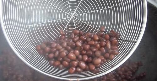 干红豆|天热多吃红豆，教你一个新吃法，祛暑消渴，外酥里糯，家人都爱吃