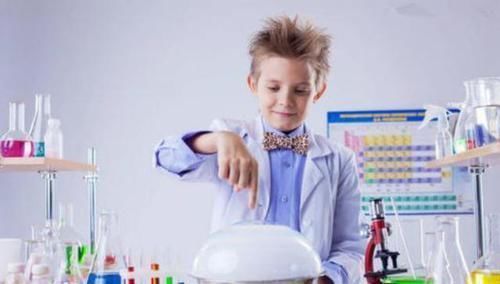 爱因斯坦|智商高的娃有哪些“怪癖”?科学家告诉你,家长不要扼杀这些特质