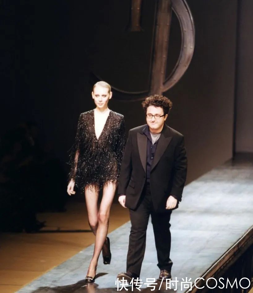 时髦办 |Alber Elbaz走了，他曾说“不尊重女性，作品就会失去灵魂”\＂,\＂i10\＂:\＂时髦办